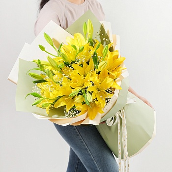 Sunshine Glow Asiatic Lily Bouquet
