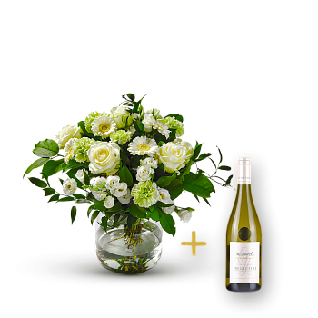 Stylish white bouquet with Pouilly Fume