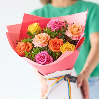 A Rainbow of Roses Gift Box.
