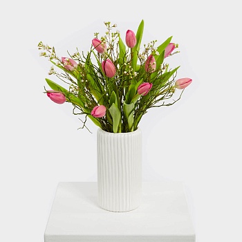 Valentine's Day kiss