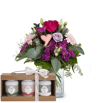 Flower bouquet 'Sweet Bloom' with Gottlieber tea gift set