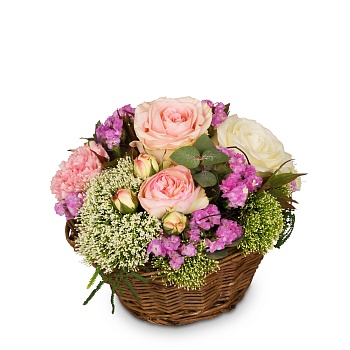 Flower arrangement 'A Basket full of Poetry with Roses'