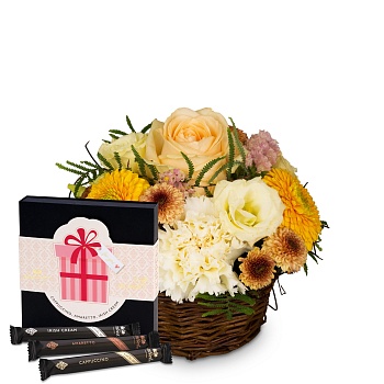 Flower arrangement 'Bright Surprise' with Gottlieber Hueppen