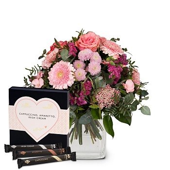 Flower bouquet Fairy Tale in Pink with Gottlieber Hueppen 'W